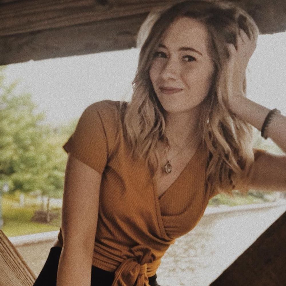 Meet your Posher, Alyssa